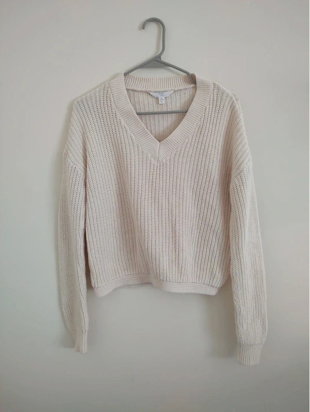 Time and Tru Beige V-Neck Sweater Soft Knit Size M